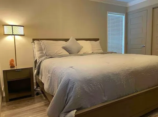 $1,100 | 6402 Del Monte Drive, Unit 121, Houston, TX 77057