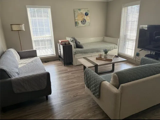 $1,300 | 6402 Del Monte Drive, Unit 121, Houston, TX 77057