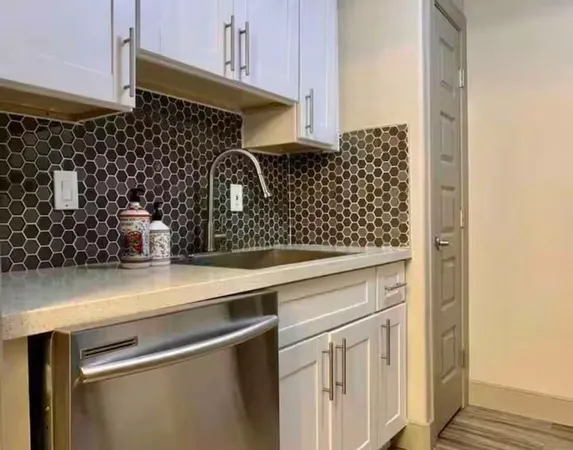 $1,100 | 6402 Del Monte Drive, Unit 121, Houston, TX 77057