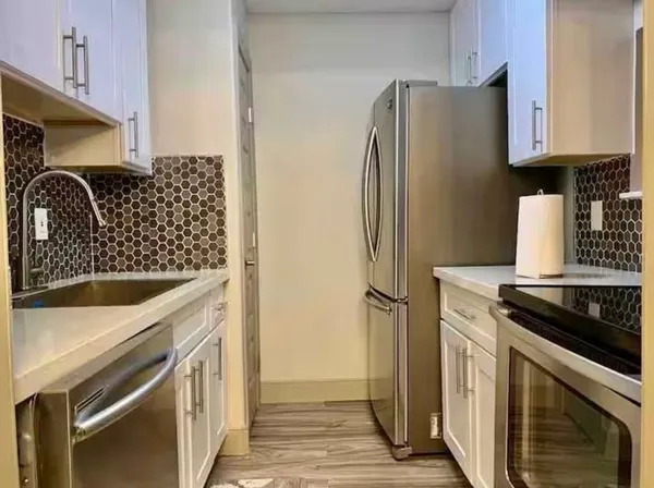 $1,100 | 6402 Del Monte Drive, Unit 121, Houston, TX 77057