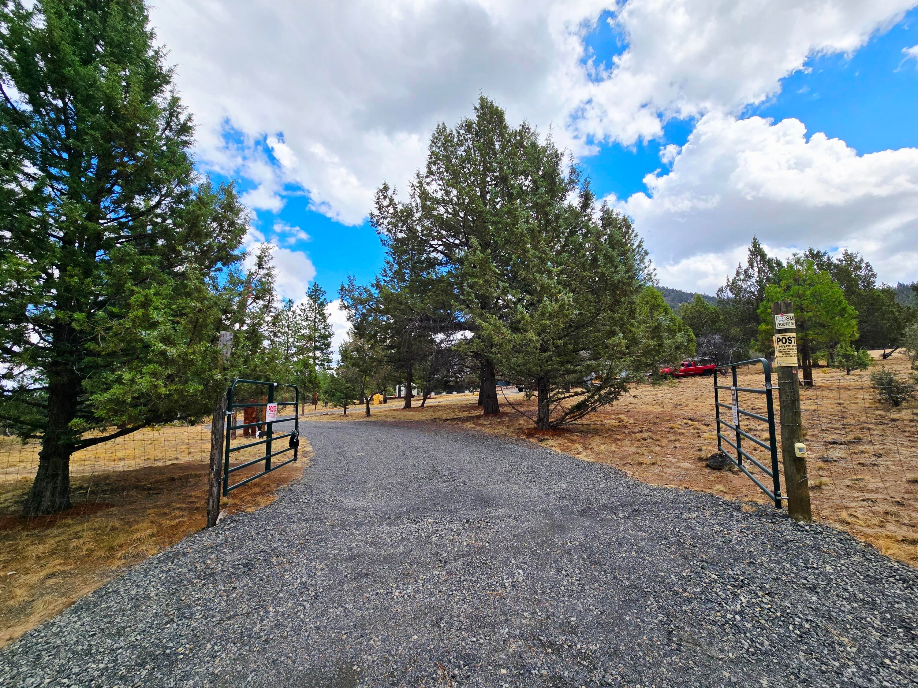 48070 Partin Drive Beatty, OR 97621 - Photo 21 of 29 The driveway