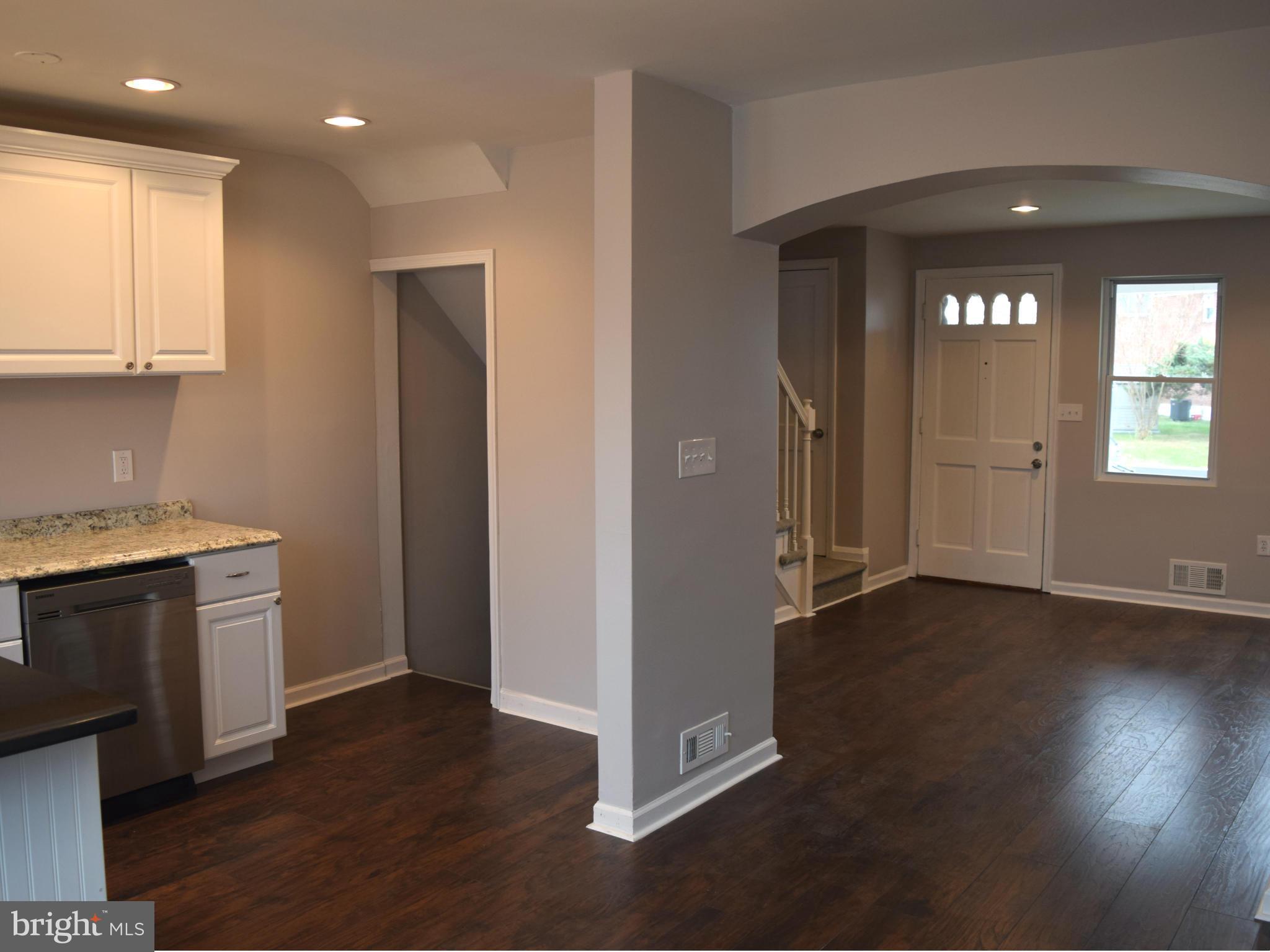 3452 Dunran Road Baltimore, MD 21222 - Photo 11 of 29 Living Room