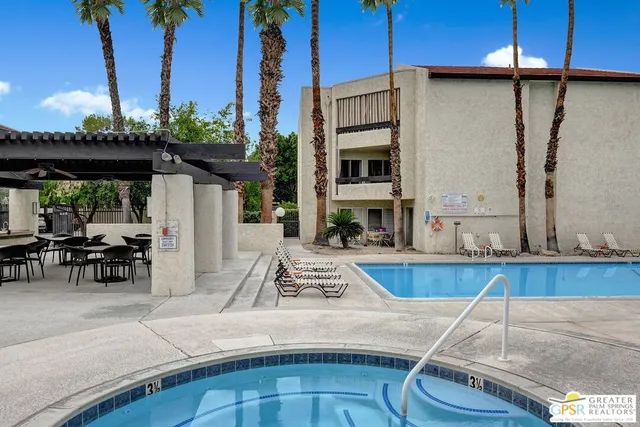 $2,100 | 1552 South Camino Real, Unit 332, Palm Springs, CA 92264