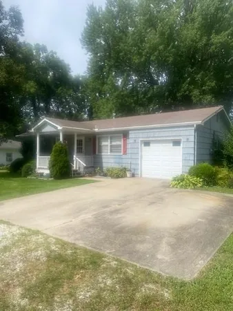 $189,900 | 306 Harris Drive, Greenwood, MO 64034