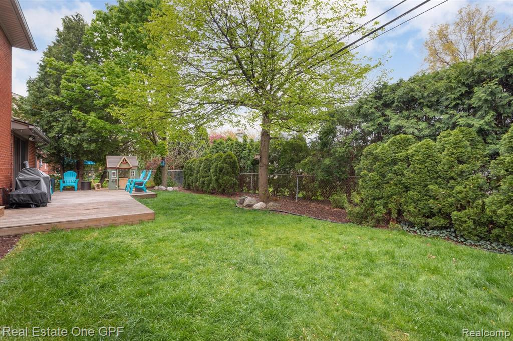 559 Cook Road Grosse Pointe Woods, MI 48236 - Photo 45 of 47