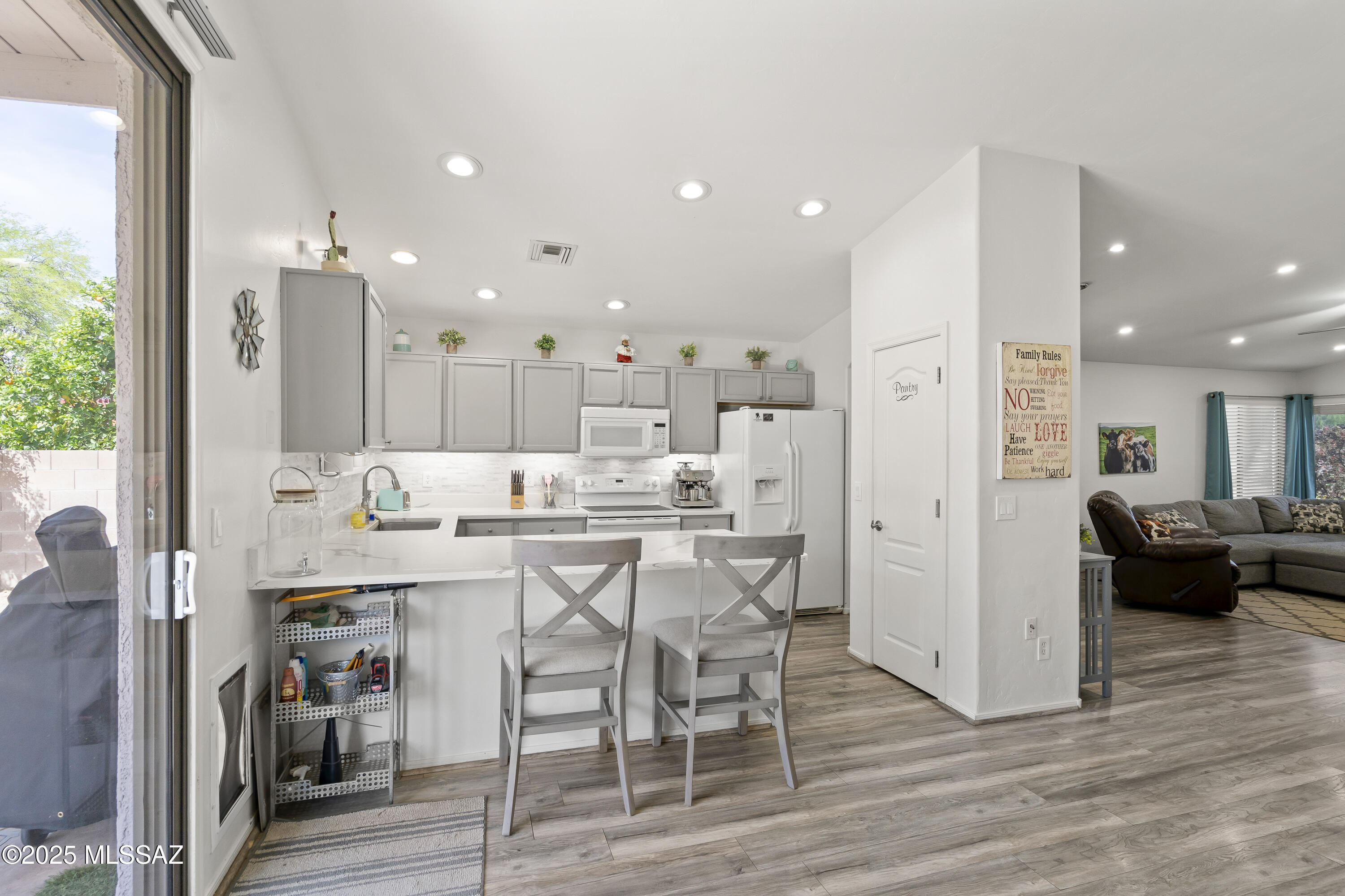 519 West Silvertip Road Tucson, AZ 85737 - Photo 10 of 29