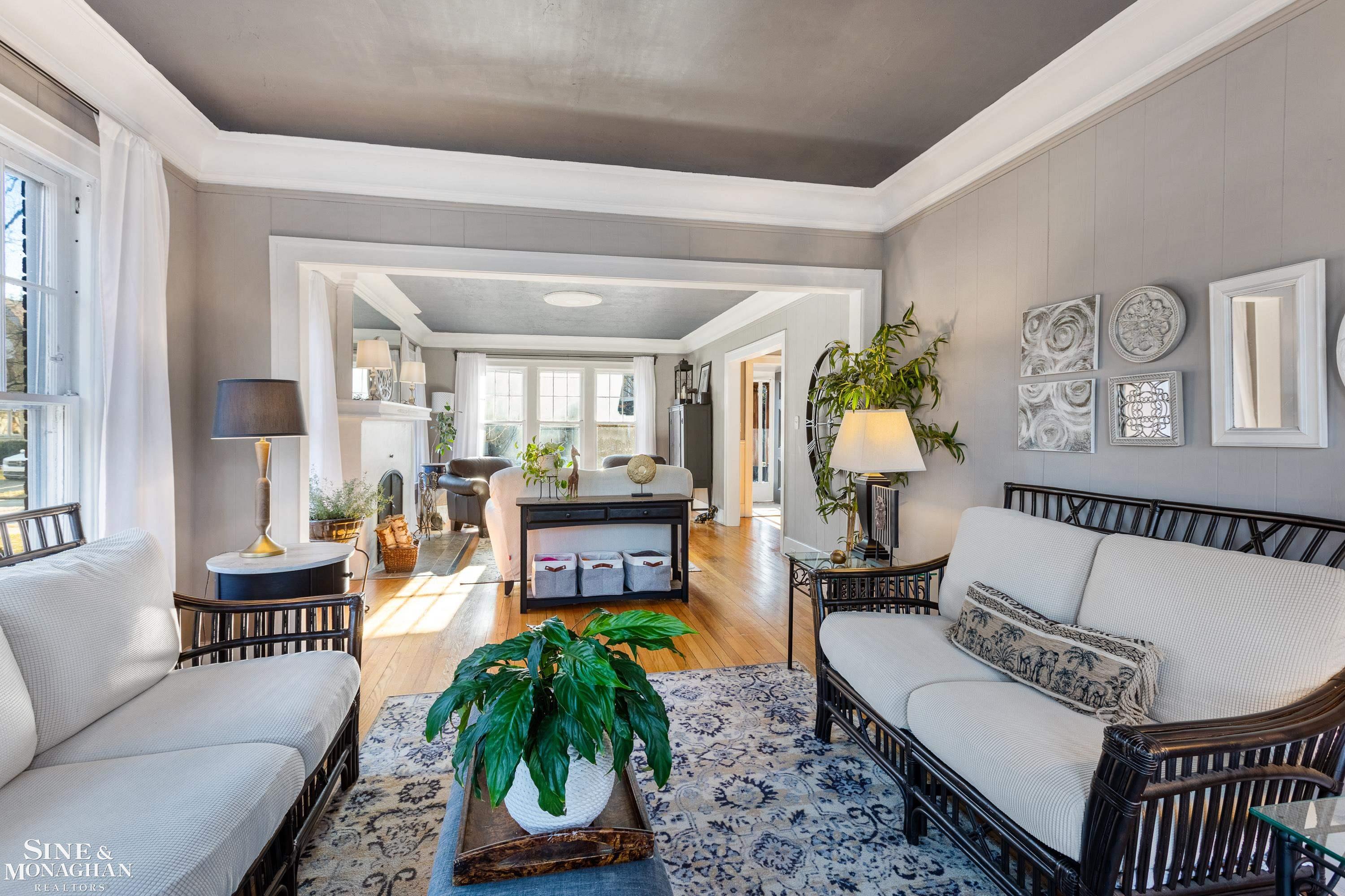 1026 Nottingham Road Grosse Pointe, MI 48230 - Photo 8 of 39 50103587-7.JPG