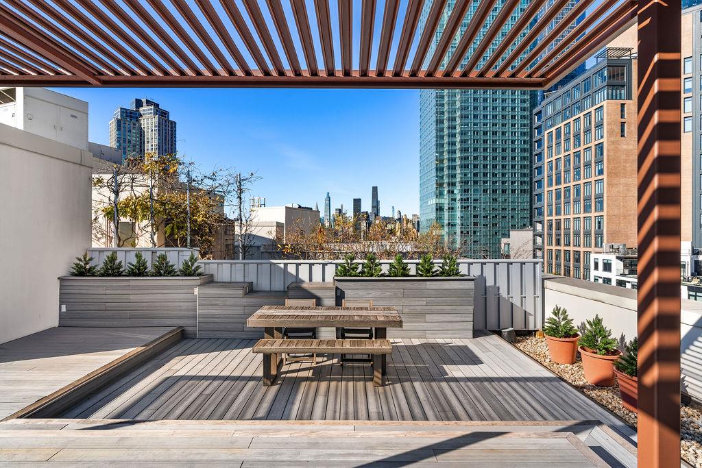 27-28 Thomson Avenue, Unit 804 Queens, NY 11101 - Photo 4 of 17