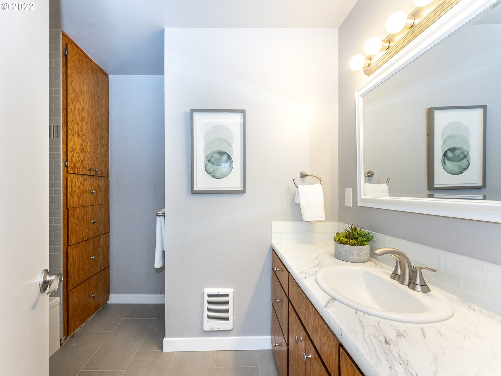 2524 Southwest Custer Street Portland, OR 97219 - Photo 16 of 31 Gallery Image 16