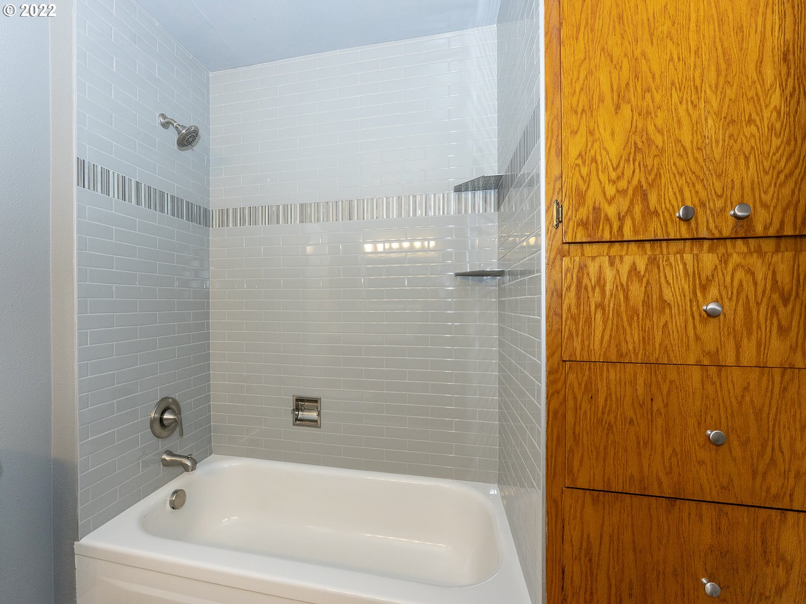 2524 Southwest Custer Street Portland, OR 97219 - Photo 17 of 31 Gallery Image 17