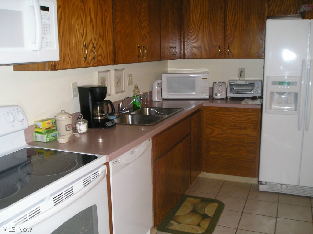 10747 Gate Post Road Strongsville, OH 44149 - Photo 9 of 20 Gallery Image 9