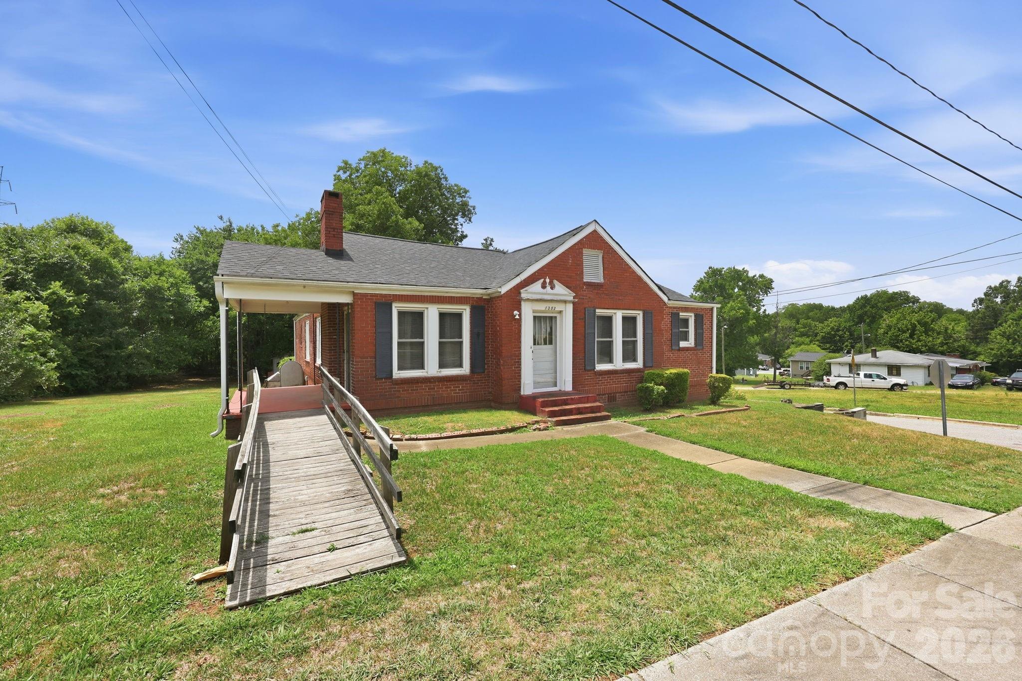 1303 Bringle Ferry Road Salisbury, NC 28144 - Photo 3 of 37