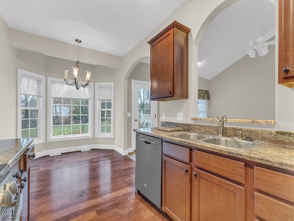 8744 Wild Flower Way Mentor, OH 44060 - Photo 3 of 31