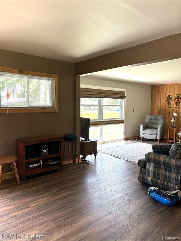 2470 North Long Lake Road Fenton, MI 48430 - Photo 8 of 21
