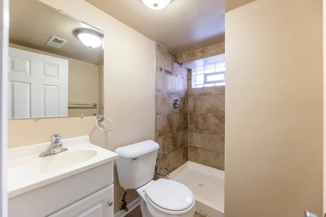 $180,000 | 18052 Wentworth Avenue, Lansing, IL 60438