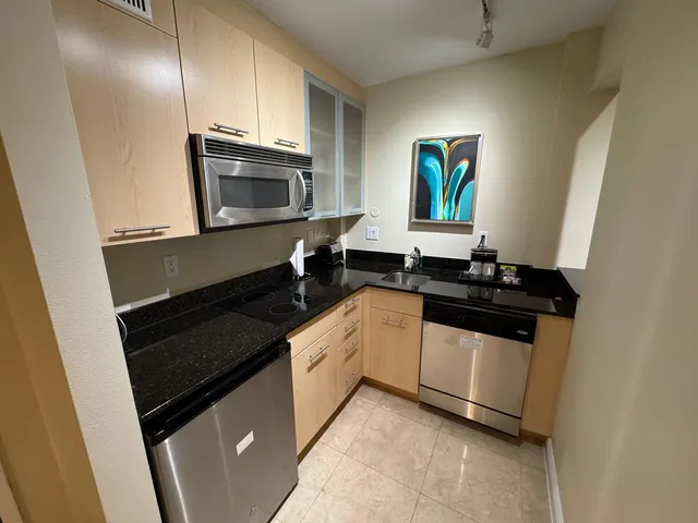 $175,000 | 2670 East Sunrise Boulevard, Unit 318, Fort Lauderdale, FL 33304