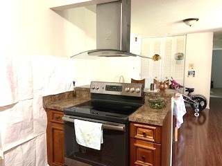 2303 South Goebbert Road, Unit 110 Arlington Heights, IL 60005 - Photo 7 of 19