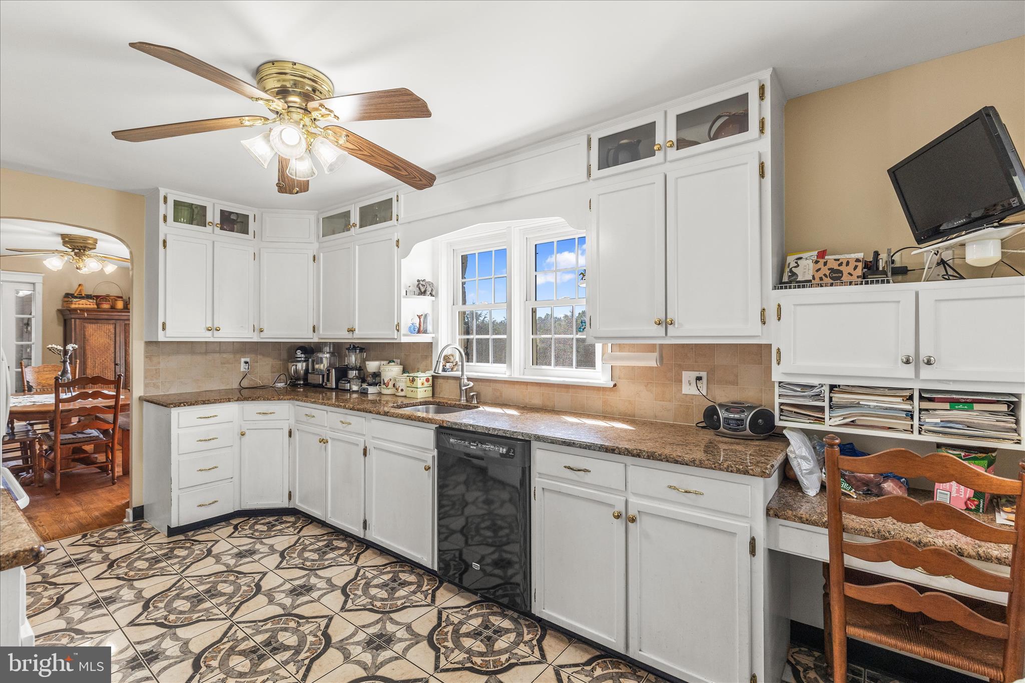 1974 Meadow Lane Spring Grove, PA 17362 - Photo 22 of 56 Kitchen with Granite Countertops