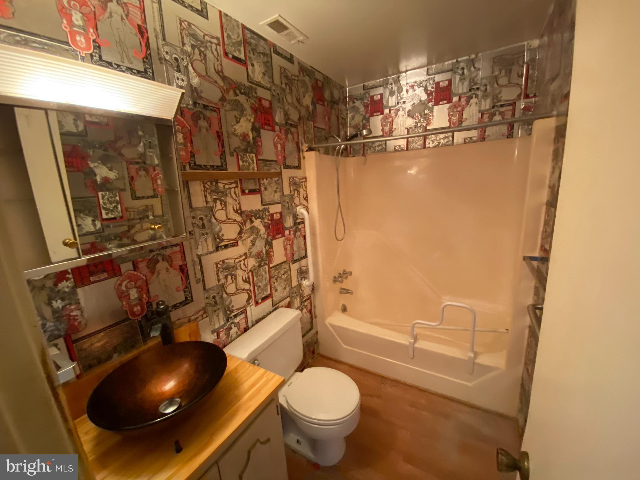 9311 Raintree Road Burke, VA 22015 - Photo 14 of 21 Gallery Image 14