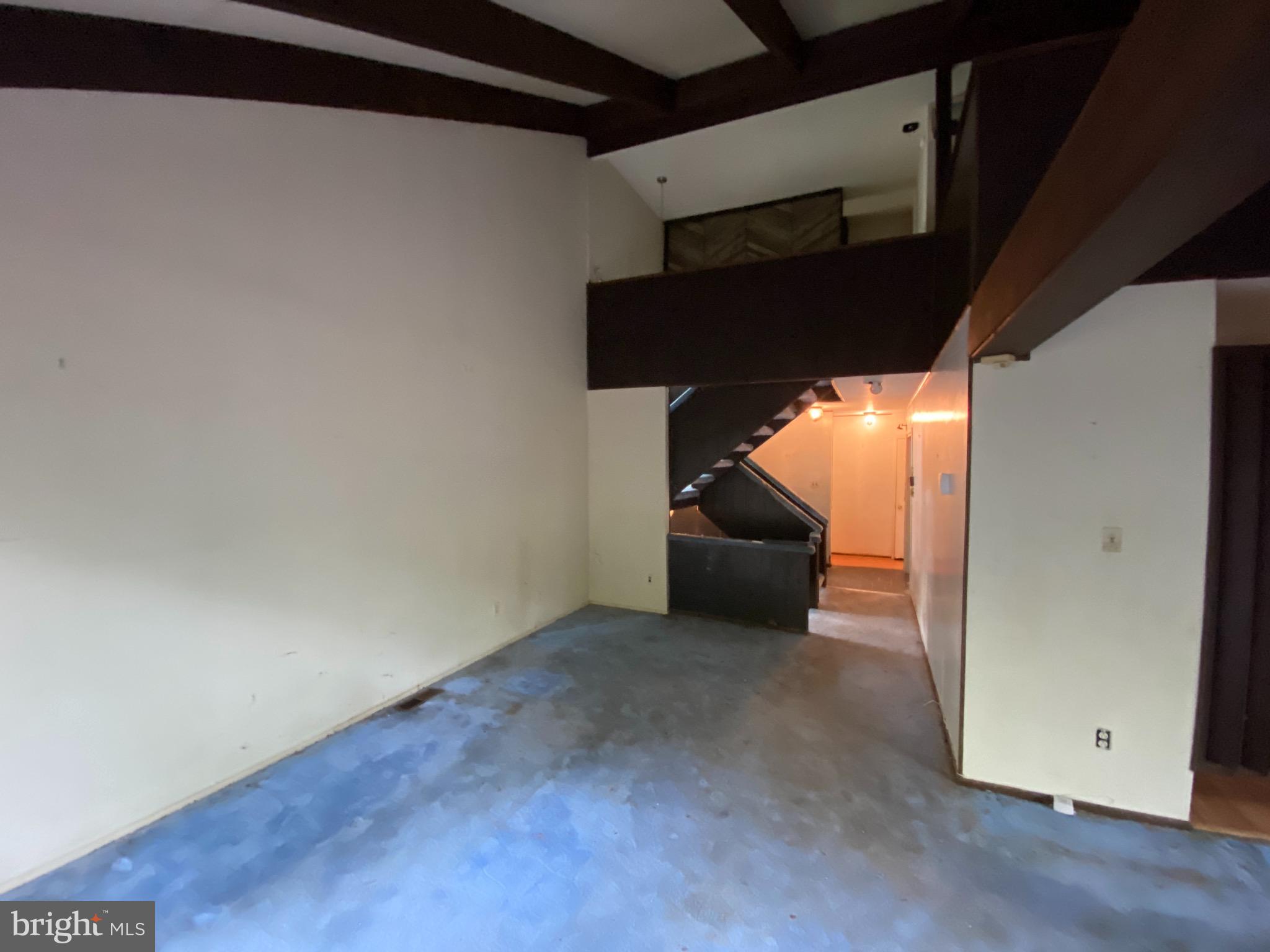 9311 Raintree Road Burke, VA 22015 - Photo 3 of 21 Gallery Image 3