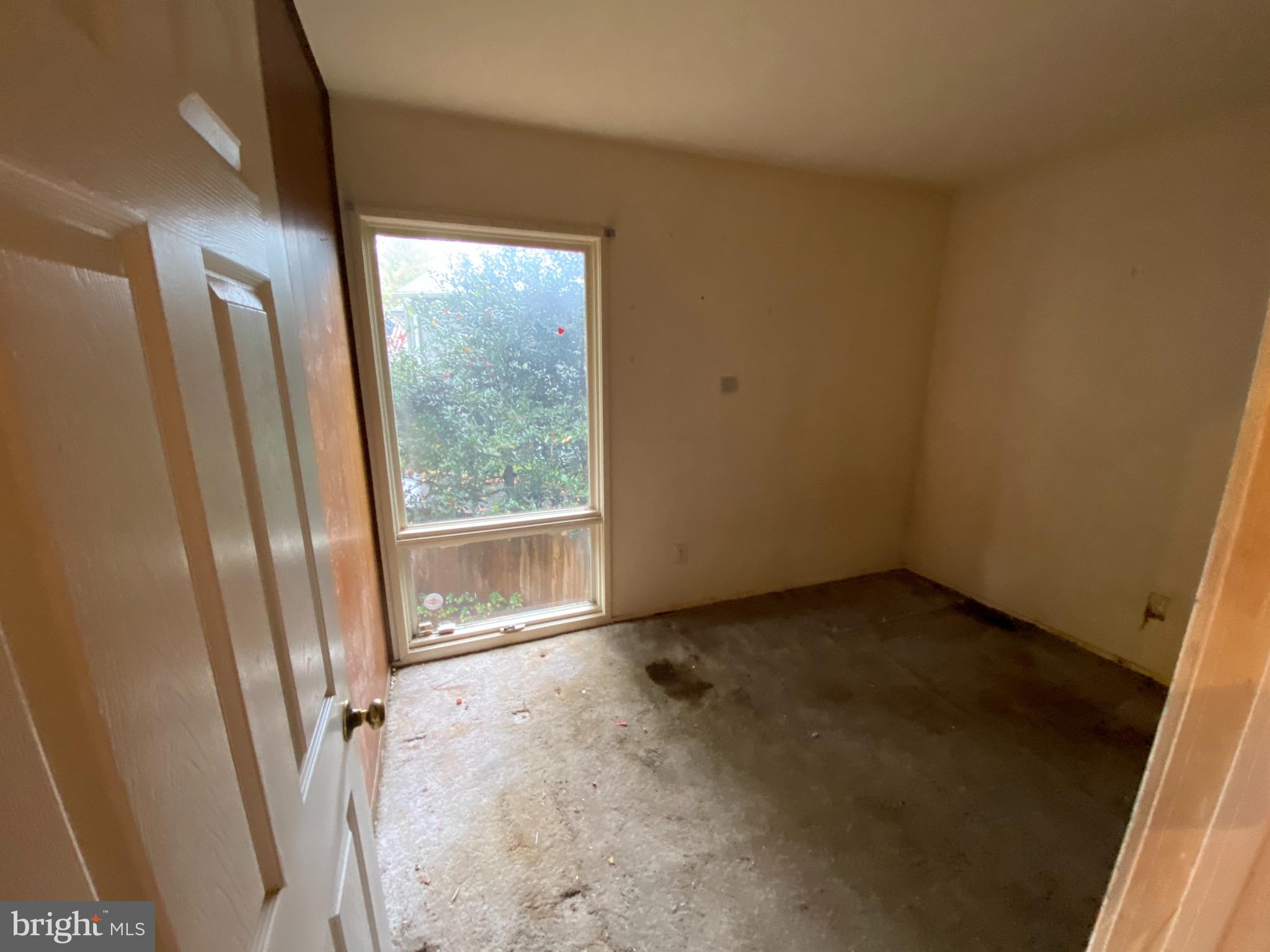 9311 Raintree Road Burke, VA 22015 - Photo 8 of 21 Gallery Image 8