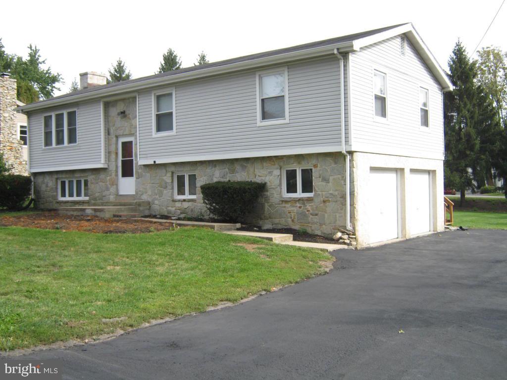 2042 Pennwick Road Lancaster, PA 17601 - Photo 1 of 32