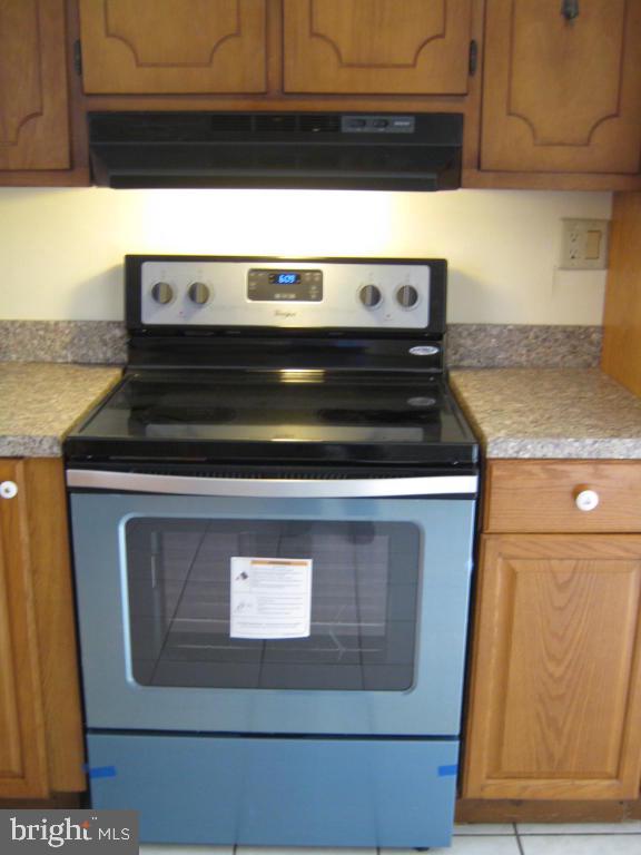 2042 Pennwick Road Lancaster, PA 17601 - Photo 5 of 32