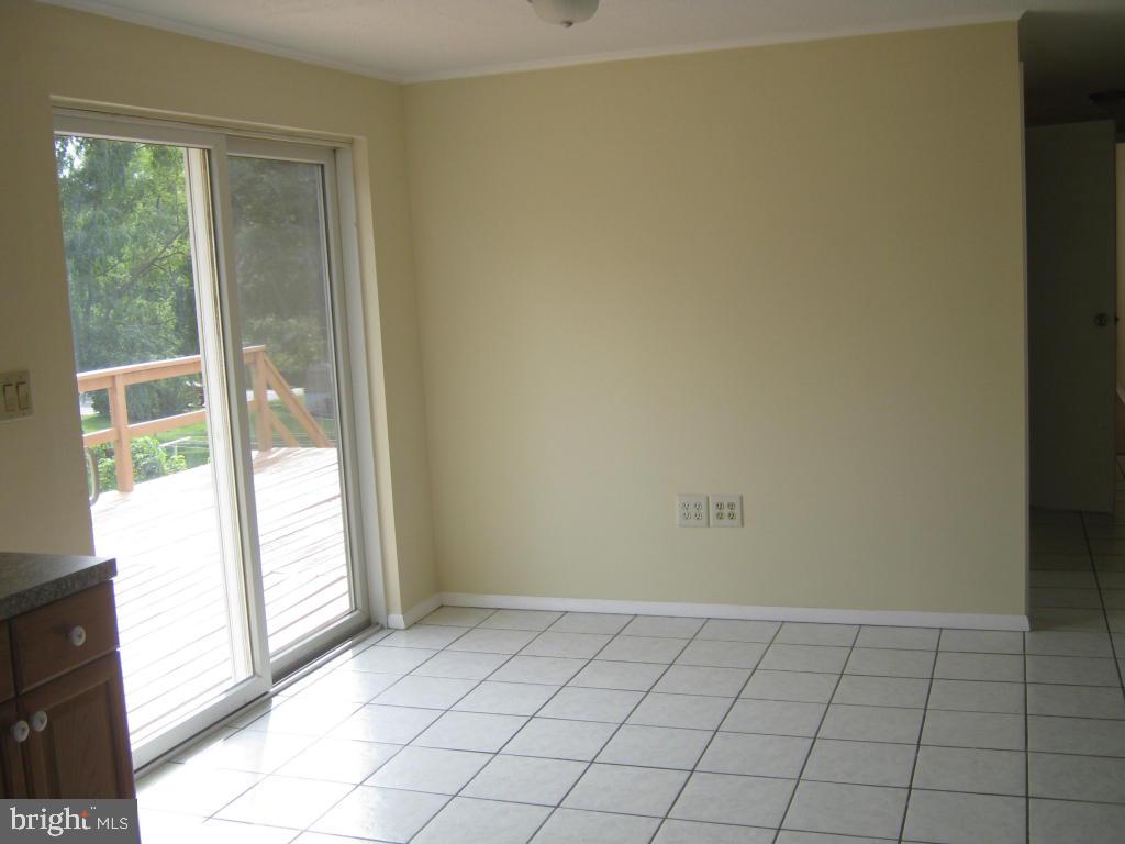 2042 Pennwick Road Lancaster, PA 17601 - Photo 7 of 32