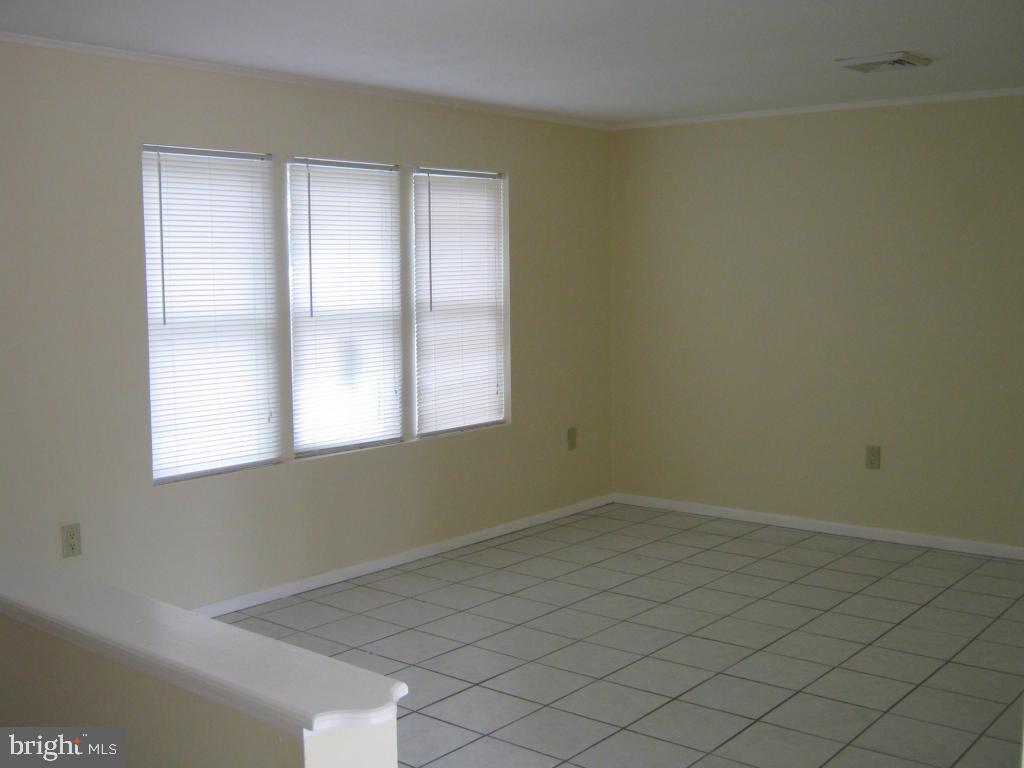 2042 Pennwick Road Lancaster, PA 17601 - Photo 9 of 32