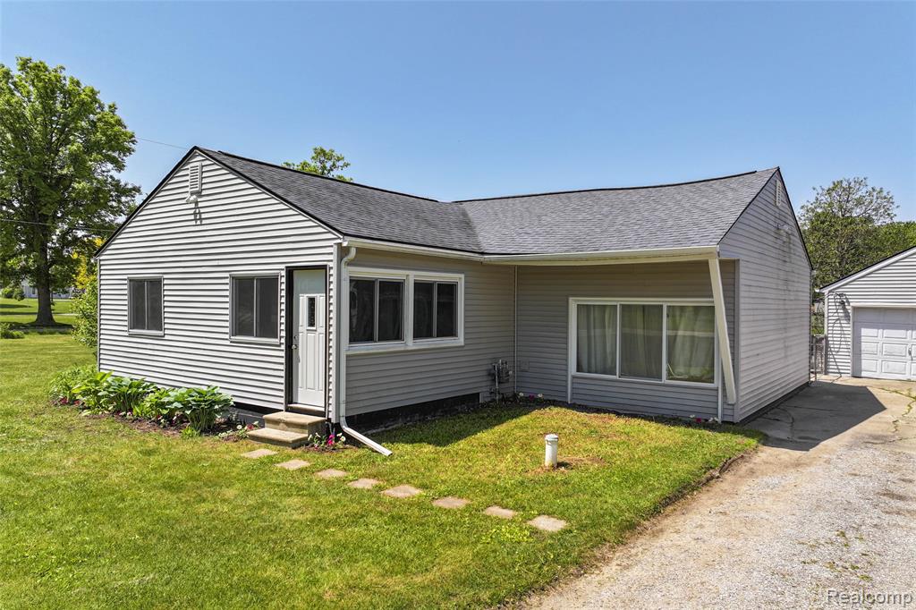 13011 Neff Road Clio, MI 48420 - Photo 3 of 31