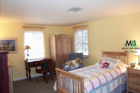 125 Merriweather Road Grosse Pointe, MI 48236 - Photo 4 of 9 852836-3.JPG