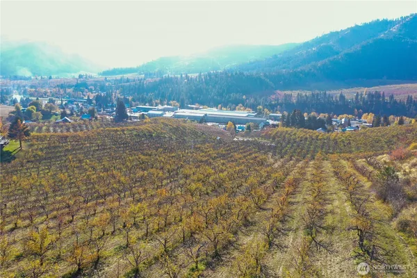 a view of a lake with houses