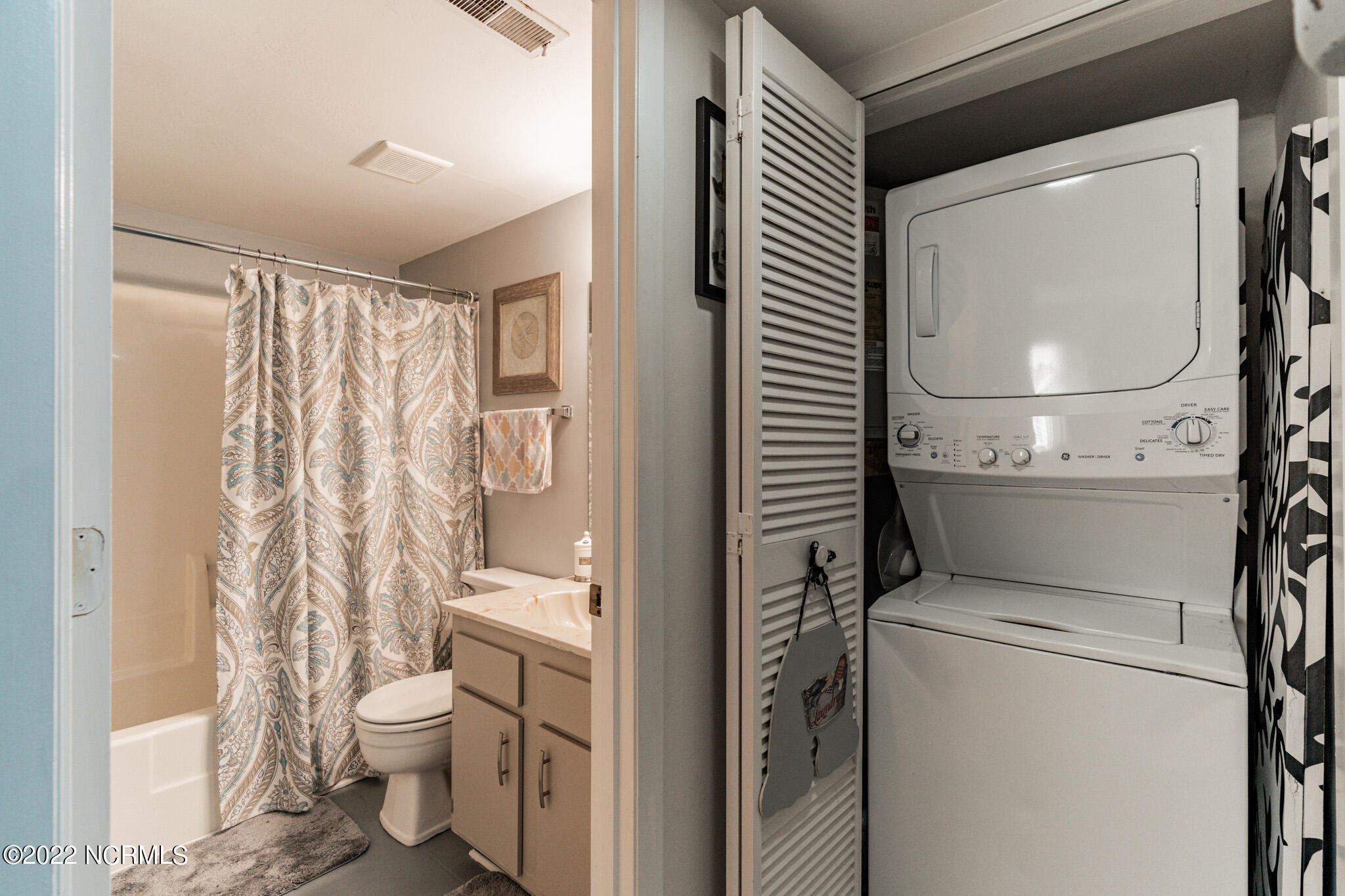 4319 Holly Tree Road Wilmington, NC 28403 - Photo 18 of 23 Laundry