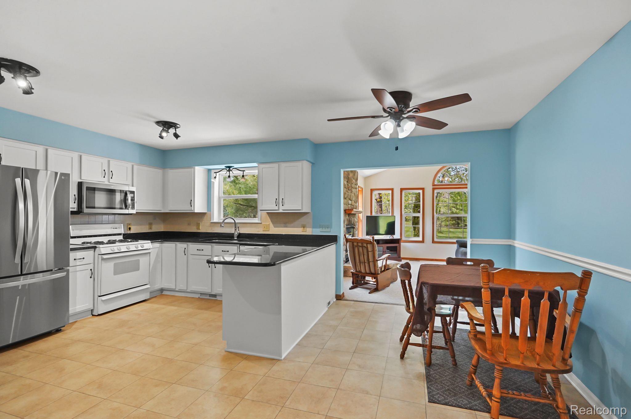 8312 Lambs Road Goodells, MI 48027 - Photo 11 of 46 Eat-in kitchen