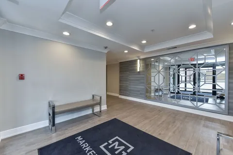 $600,000 | 210 North Addison Avenue, Unit 206, Elmhurst, IL 60126