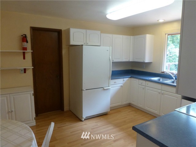 16907 Southeast 128th Street Renton, WA 98059 - Photo 9 of 24