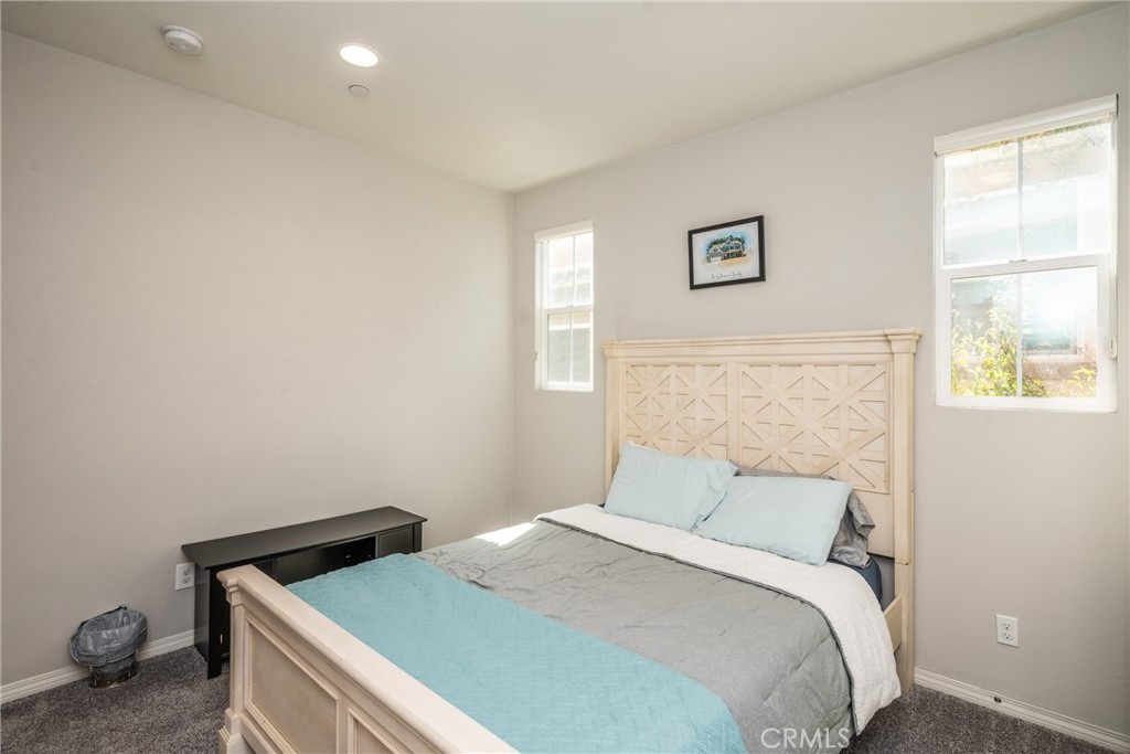 32390 Magee Lane Temecula, CA 92592 - Photo 58 of 75 a bedroom with a bed and a window