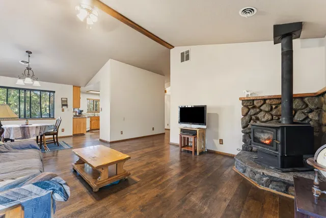 $1,025,000 | 16558 French Town Road, Brownsville, CA 95919