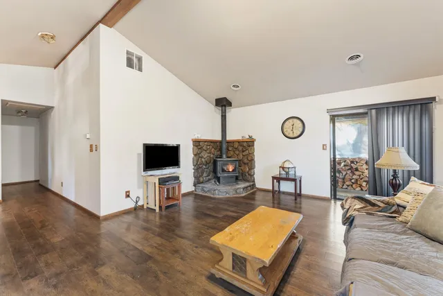 $1,025,000 | 16558 French Town Road, Brownsville, CA 95919