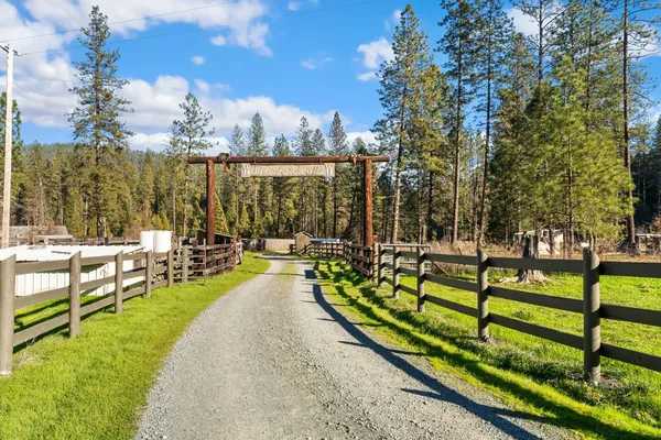 $1,020,000 | 16558 French Town Road, Brownsville, CA 95919