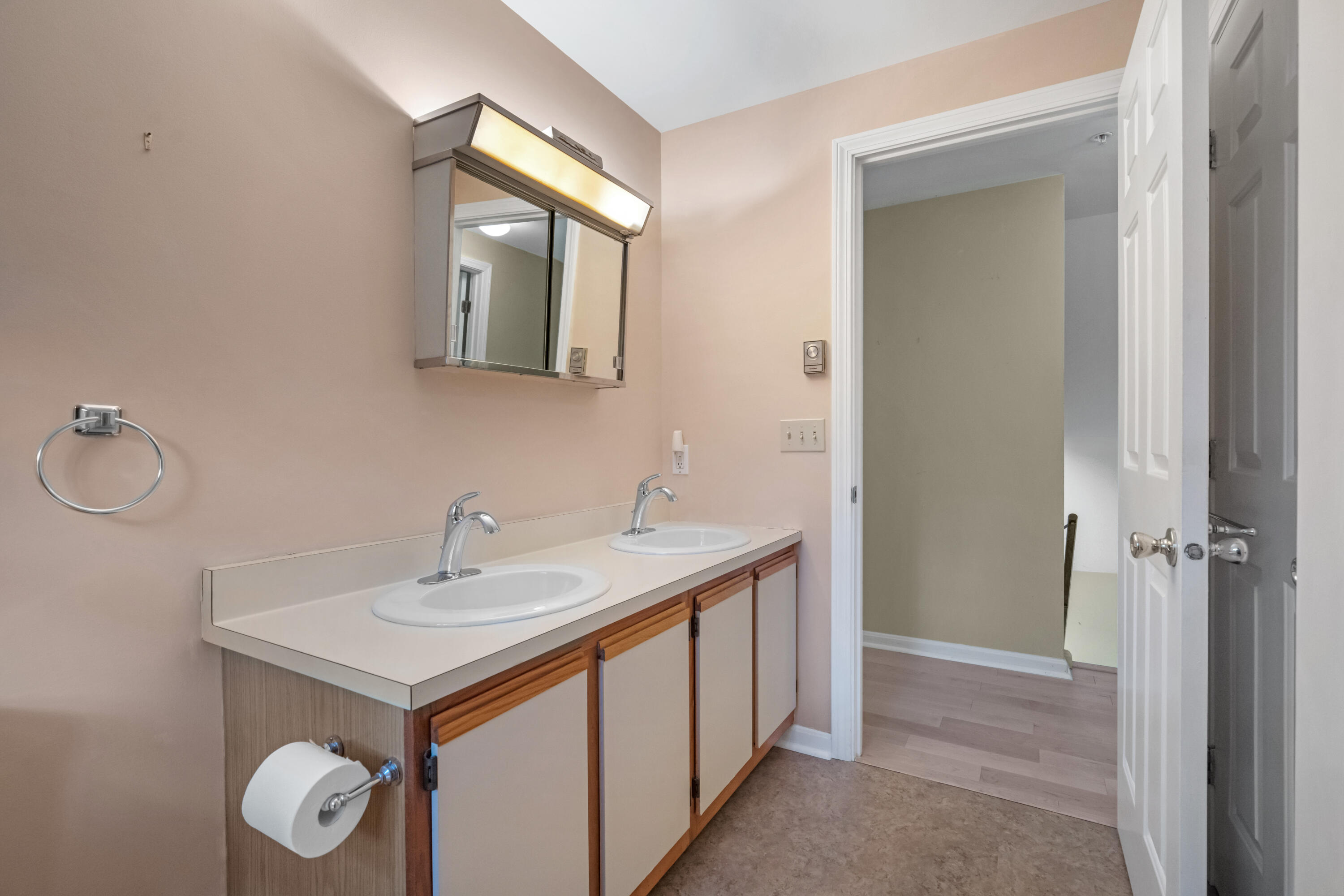 86 Willow Grove Road, Unit 86 Brunswick, ME 04011 - Photo 35 of 55 2nd Floor Bath 2