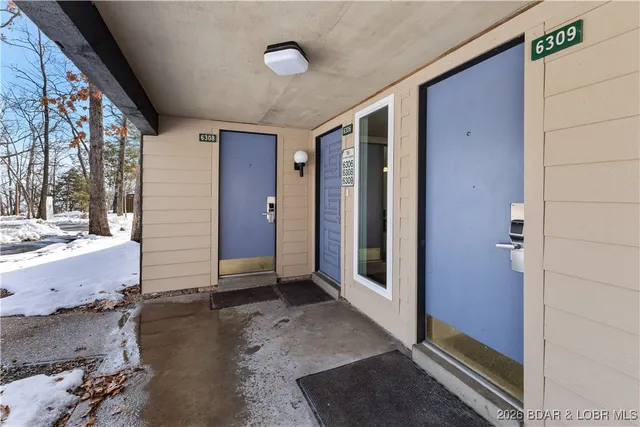 $450,000 | 99 Walkers Cay Drive, Osage Beach, MO 65065