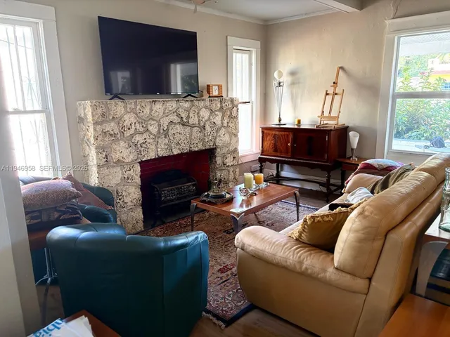 $2,900 | 1244 Southwest 13th Court, Unit 1, Miami, FL 33135