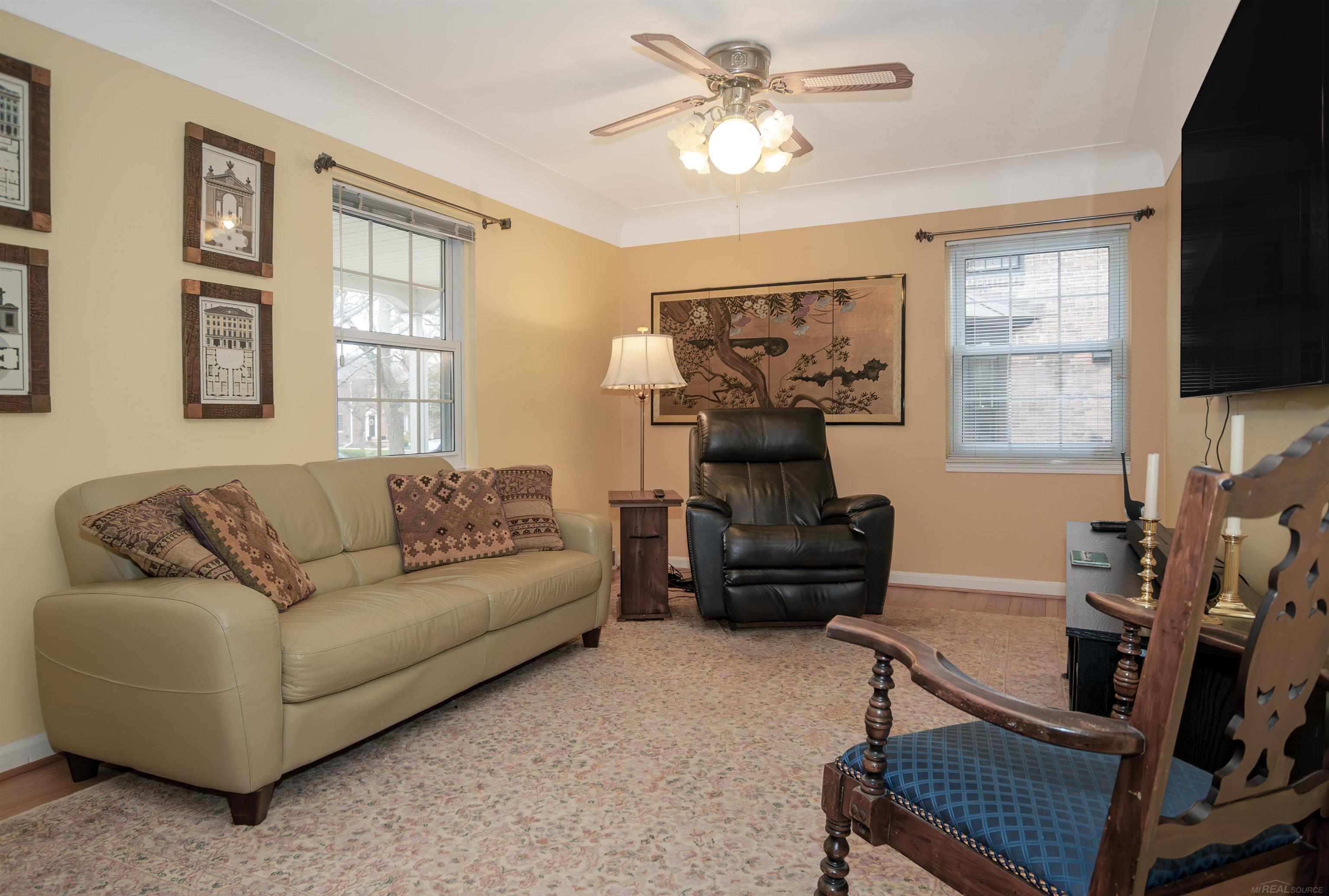 1359 Audubon Road Grosse Pointe, MI 48230 - Photo 14 of 70 50138072-60f530cb-c613-41b4-b4d7-3cf8c9ca1102.JPG