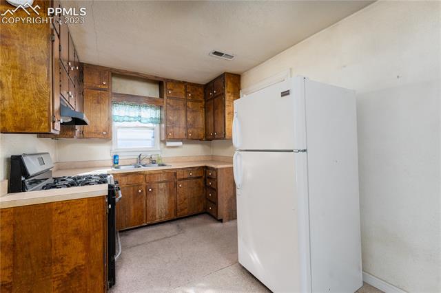 632 Sunset Road Colorado Springs, CO 80909 - Photo 5 of 13 Gallery Image 5