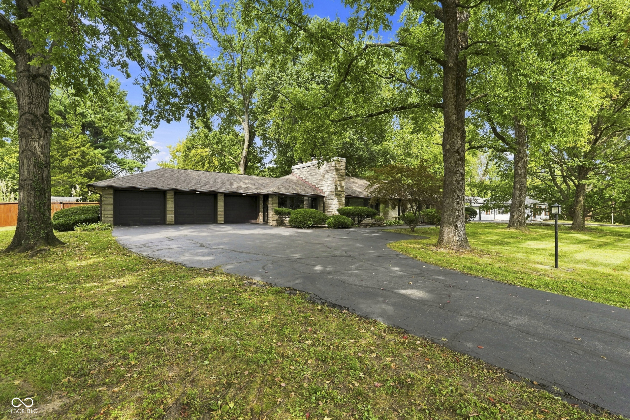 5904 Allisonville Road Indianapolis, IN 46220 - Photo 3 of 56 Gallery Image 3