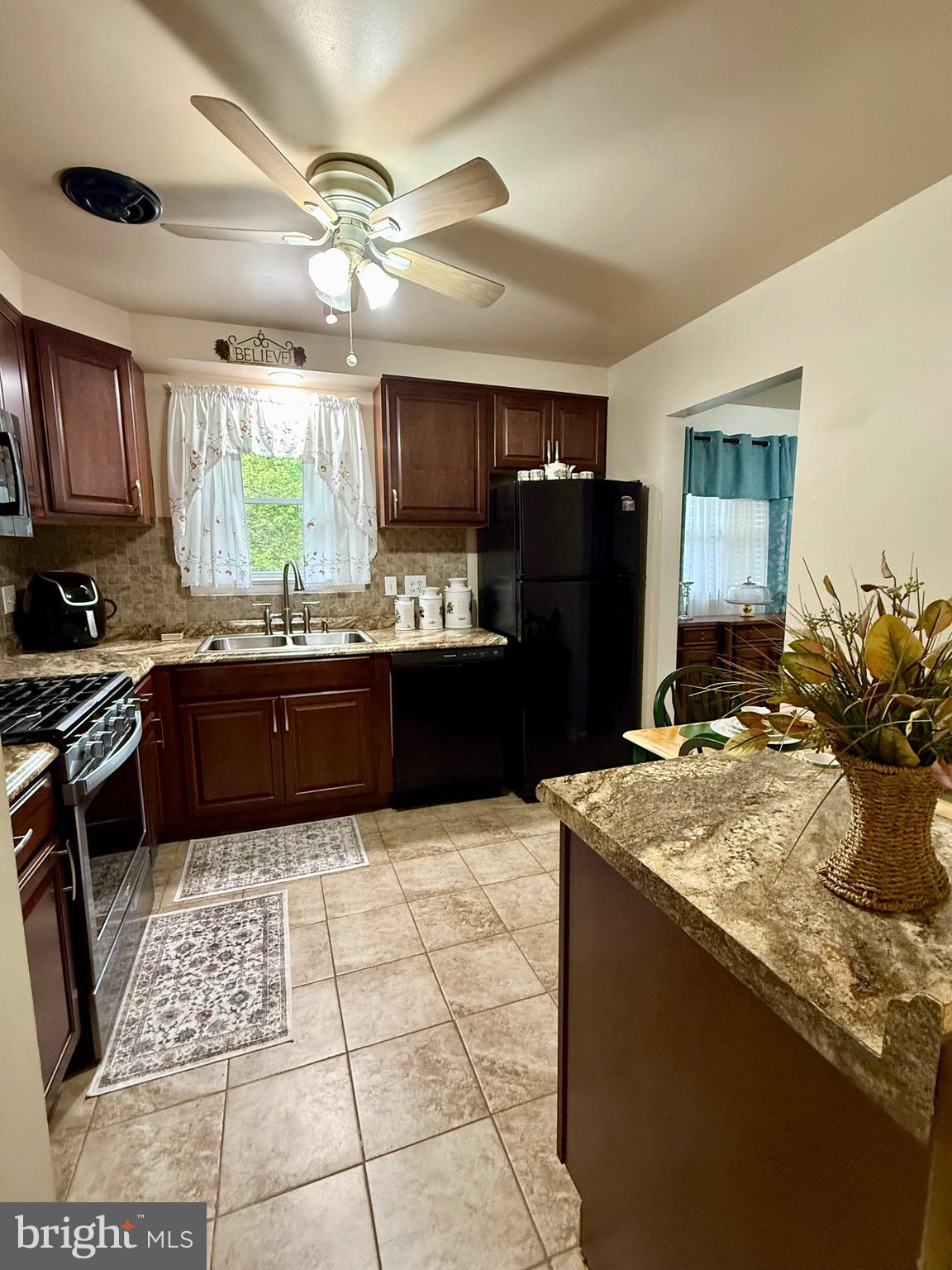 9960 Old Fort Road Fort Washington, MD 20744 - Photo 6 of 31 Kitchen