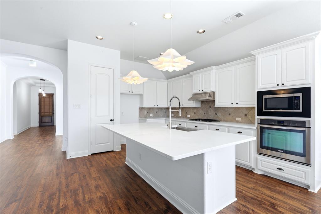 769 Sweet Iron Road Frisco, TX 75036 - Photo 6 of 23 Gallery Image 6