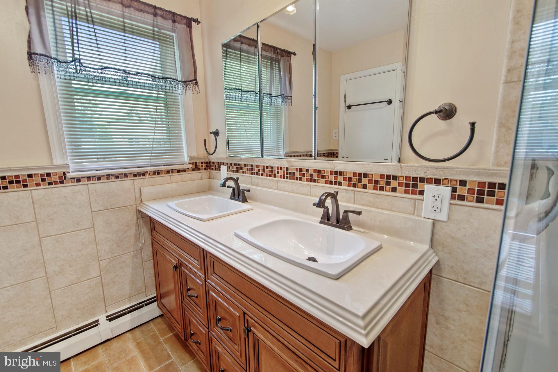 2913 Penn Square Road Norristown, PA 19401 - Photo 13 of 24 Spacious Hall Bath