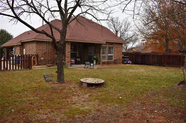 $340,000 | 311 Ridge Hollow Trail, Venus, TX 76084